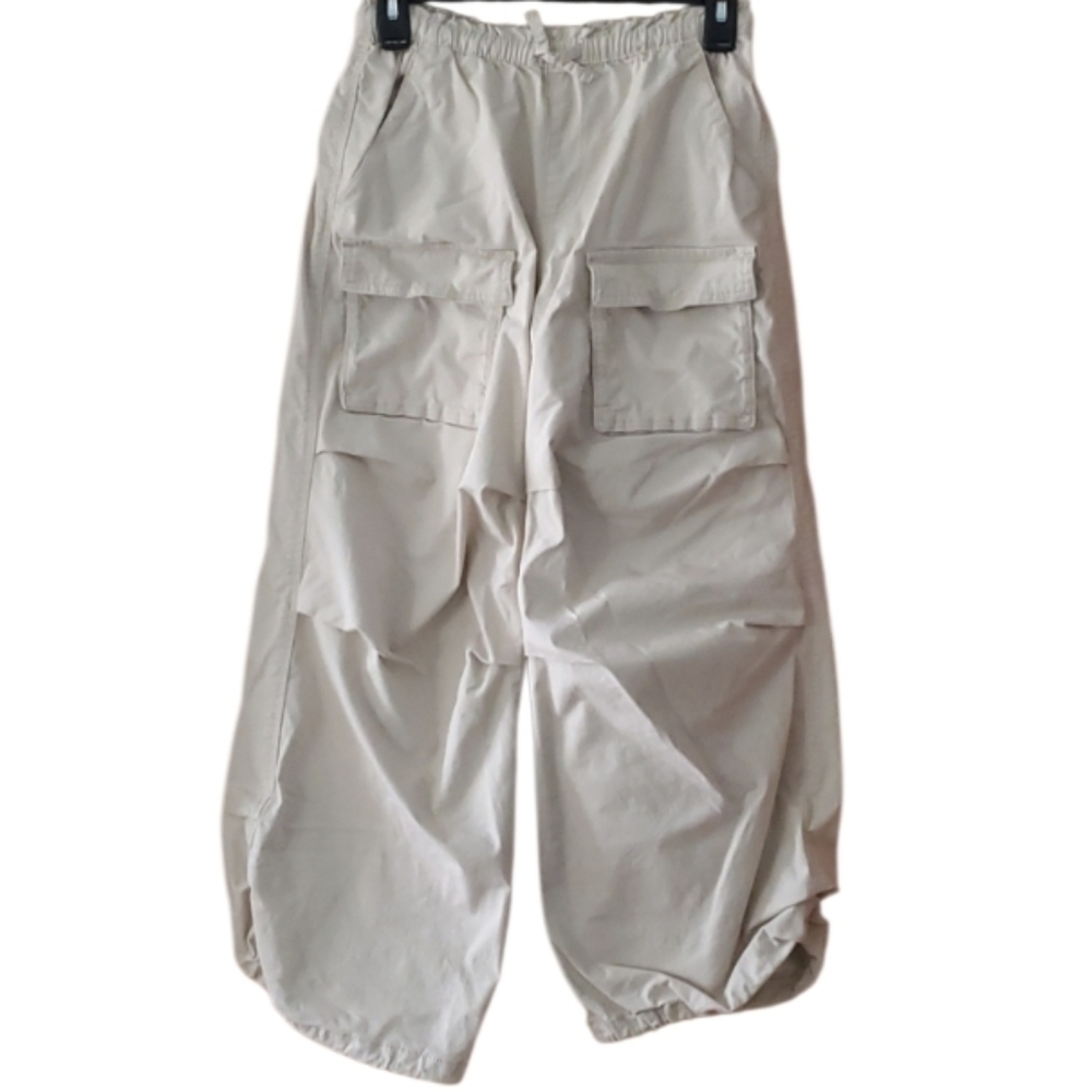 H&M Cream Colored Cargo Pants With Toggle Bottom Hems Size 14 (11-12Y) Unisex